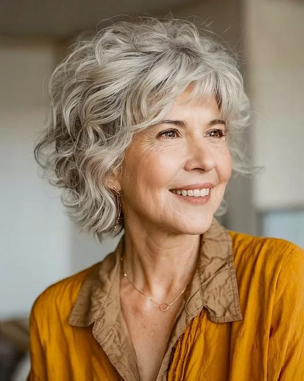 Peinados Corto Ondulado Cabello Gris para mujeres