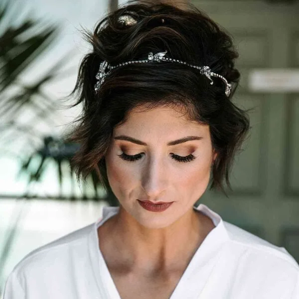 Updo simple con accesorios