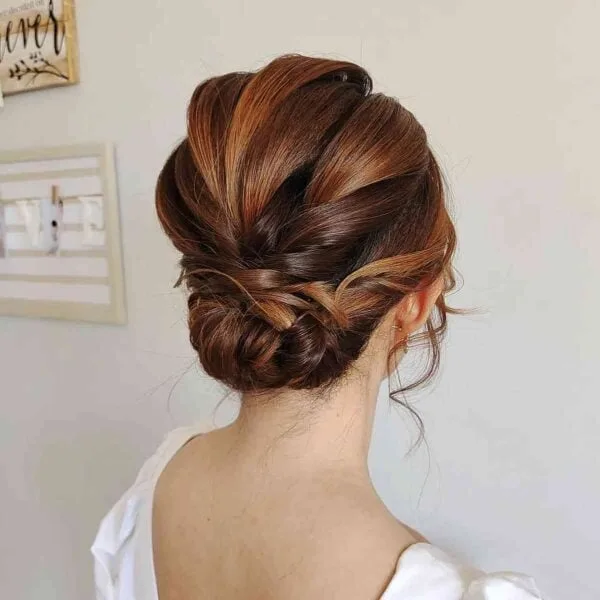 Cabello corto simplemente elegante y clásico