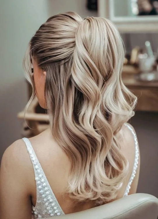 Cabello de boda de pony alto de alto nivel
