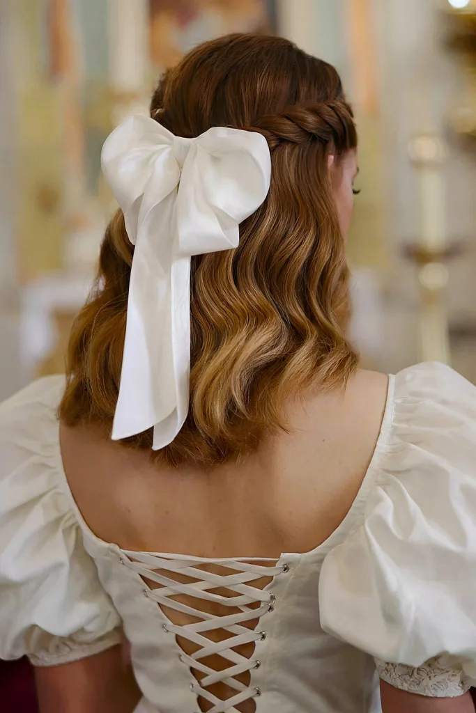 Estilo de medias de boda con arco