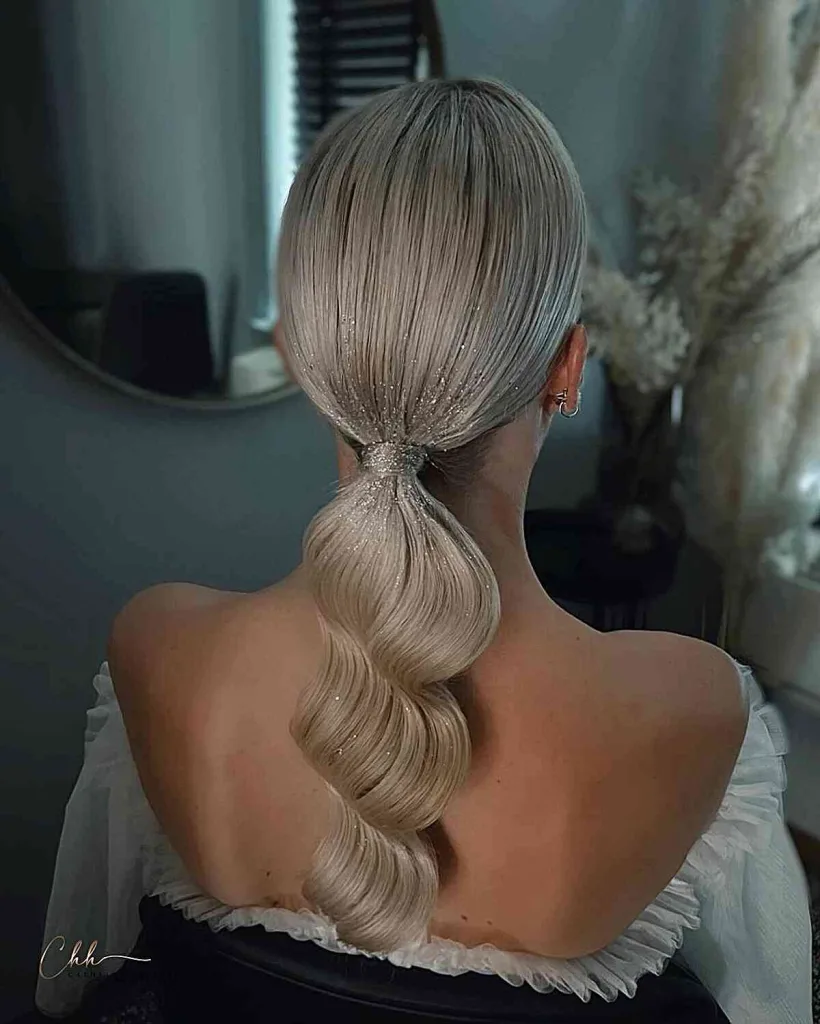 Silver Hair Glitter en un pony bajo