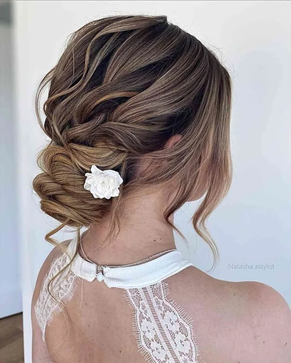 Updo muy texturizado