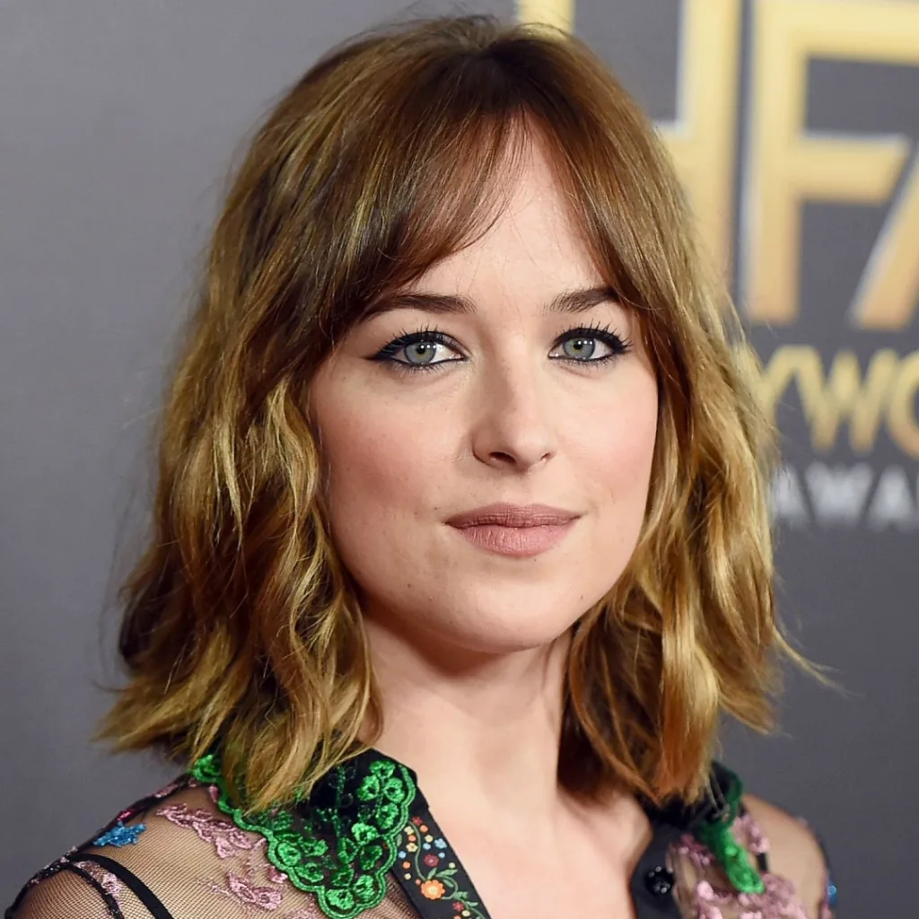 Cortes de Cabello Mediano para Cara Alargada